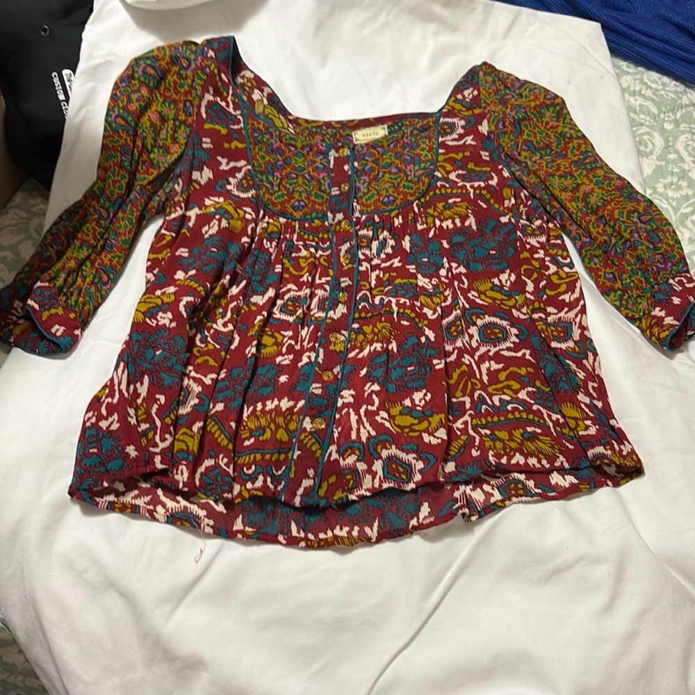 Beautiful blouse!! Excellent condition!